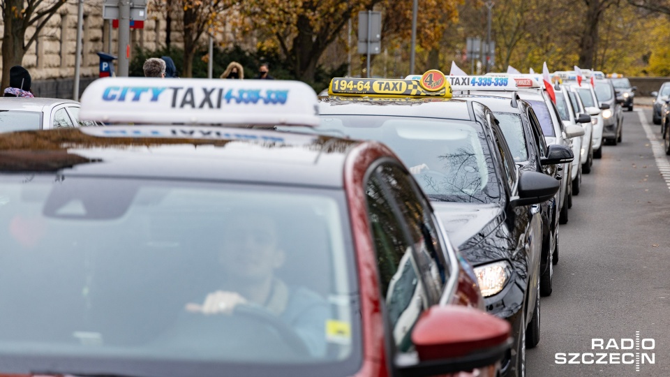 Protest taksówkarzy w Szczecinie. Fot. Robert Stachnik [Radio Szczecin]
