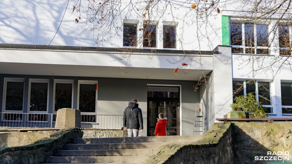 Szkoła Podstawowa nr 1 w Międzyzdrojach przeszła gruntowny remont. Fot. Robert Stachnik [Radio Szczecin]