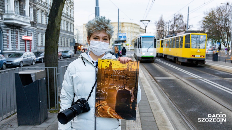 Nikola Gawrońska wydała kalendarz ze zdjęciami. Fot. Robert Stachnik [Radio Szczecin]