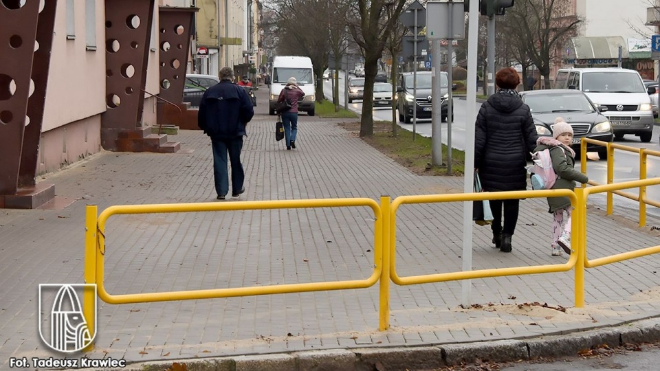Chodnik przy ul. Wolności w Choszcznie. źródło: https://choszczno.pl/remonty-chodnikow/Tadeusz Krawiec