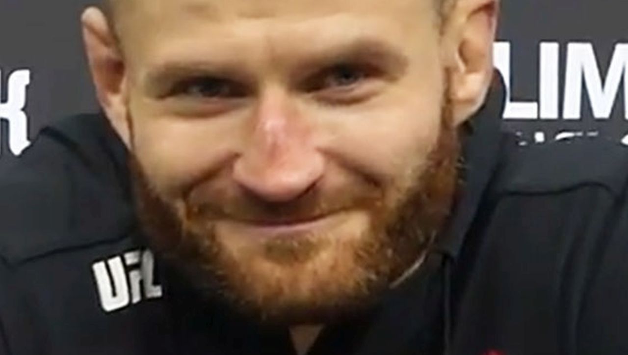 Jan Błachowicz stracił pas mistrza świata wagi półciężkiej organizacji UFC, czyli najbardziej prestiżowej federacji wszechstylowej walki wręcz.