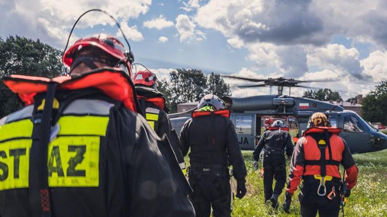 Polscy strażacy będą tam pomagać w walce z pożarami.