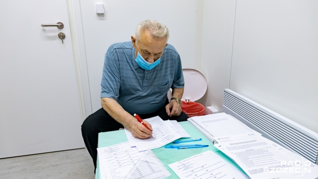 Fot. Robert Stachnik [Radio Szczecin] W Dębnie trwają szczepienia seniorów. Jest też apel do lekarzy [ZDJĘCIA]