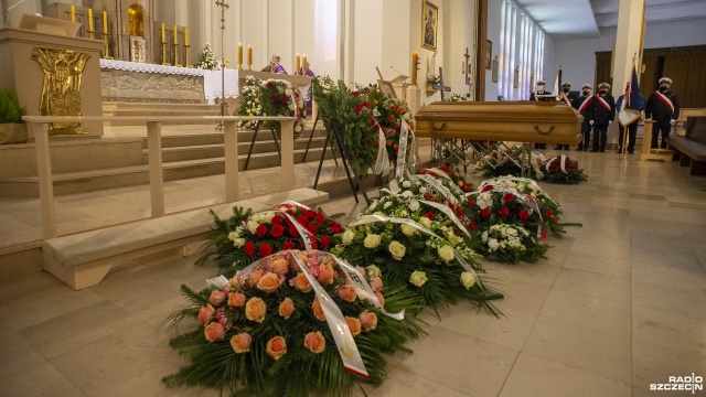 Fot. Maciej Papke [Radio Szczecin] Ostatnie pożegnanie kapitana Jana Pruffera [ZDJĘCIA]