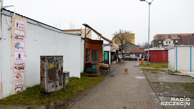 Fot. Robert Stachnik [Radio Szczecin] Targowisko w Dębnie zostanie przeniesione. Handlarze są przeciwni [ZDJĘCIA]