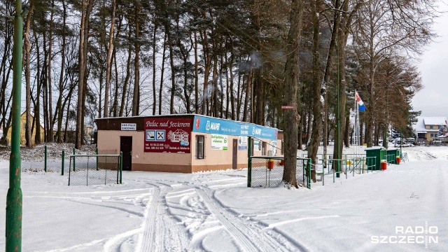 Fot. Robert Stachnik [Radio Szczecin] Będzie remont zaplecza chociwelskiego Piasta. "Trzeba to zmienić jak najszybciej" [ZDJĘCIA]