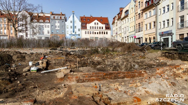 Fot. Robert Stachnik [Radio Szczecin] Archeolodzy na Podzamczu. Są pierwsze wykopaliska [WIDEO, ZDJĘCIA]