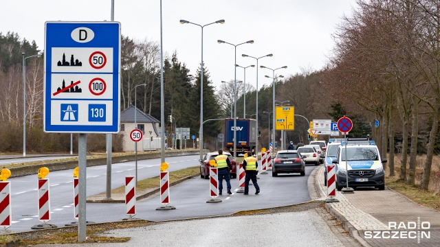 Fot. Robert Stachnik [Radio Szczecin] Duży ruch w punktach testowania na granicy [ZDJĘCIA]
