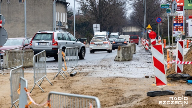 Utrudnień możemy spodziewać jednak w Podjuchach; remontowany jest tam bowiem Węzeł Granitowa. Fot. Robert Stachnik [Radio Szczecin] Drogowy raport z Podjuch. Utrudnienia mniejsze niż na Estakadzie [WIDEO, ZDJĘCIA]