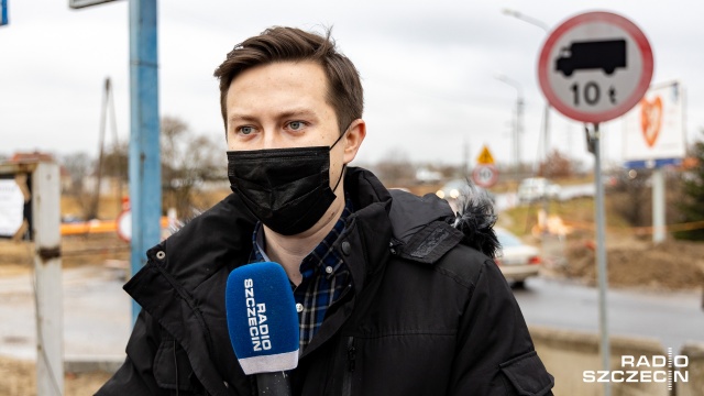 Przez ul. Krygiera do centrum Szczecina jedzie się łatwiej niż przez Estakadę - relacjonował reporter Bartłomiej Czetowicz. Fot. Robert Stachnik [Radio Szczecin] Drogowy raport z Podjuch. Utrudnienia mniejsze niż na Estakadzie [WIDEO, ZDJĘCIA]