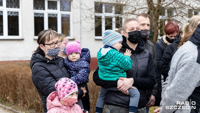 Fot. Robert Stachnik [Radio Szczecin] Chcą zlikwidować szkołę, rodzice nie dają za wygraną [WIDEO, ZDJĘCIA]