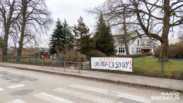Fot. Robert Stachnik [Radio Szczecin] Chcą zlikwidować szkołę, rodzice nie dają za wygraną [WIDEO, ZDJĘCIA]