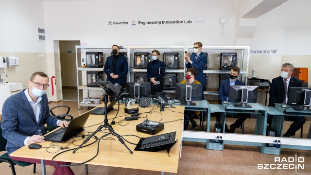 Fot. Robert Stachnik [Radio Szczecin] Nowoczesny sprzęt 3D w stargardzkiej szkole. "Jesteśmy perełką edukacyjną" [WIDEO, ZDJĘCIA]