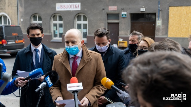 Fot. Robert Stachnik [Radio Szczecin] Mieszkańcy Stołczyna i radni PiS chcą konkretów. "Panie prezydencie, czas na czyny" [ZDJĘCIA]