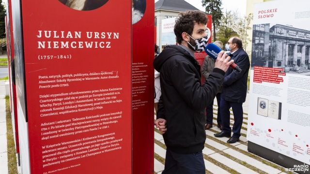 Fot. Mateusz Papke [Radio Szczecin] "Polski Gen Wolności". Wystawa przed siedzibą Radia Szczecin [WIDEO, DUŻO ZDJĘĆ]