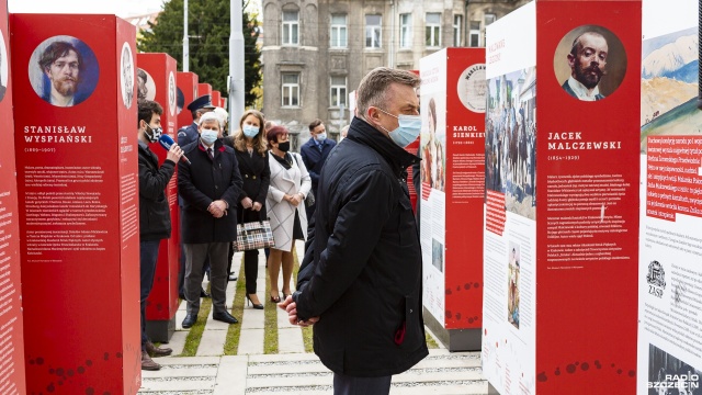 Fot. Mateusz Papke [Radio Szczecin] "Polski Gen Wolności". Wystawa przed siedzibą Radia Szczecin [WIDEO, DUŻO ZDJĘĆ]