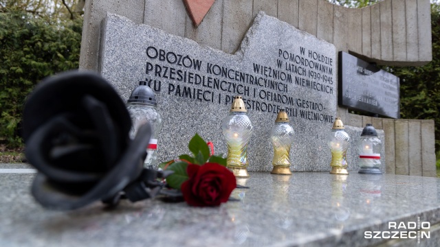 Fot. Robert Stachnik [Radio Szczecin] Hołd więźniarkom z Ravensbrück [ZDJĘCIA]