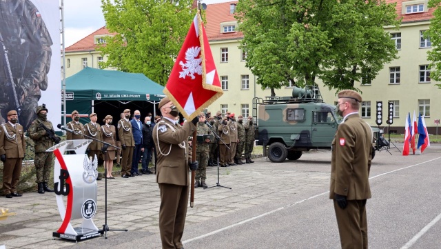 Fot. 14. Zachodniopomorska Brygada Obrony Terytorialnej. Nauczyciele, uczniowie, studenci złożyli przysięgę wojskową [ZDJĘCIA]