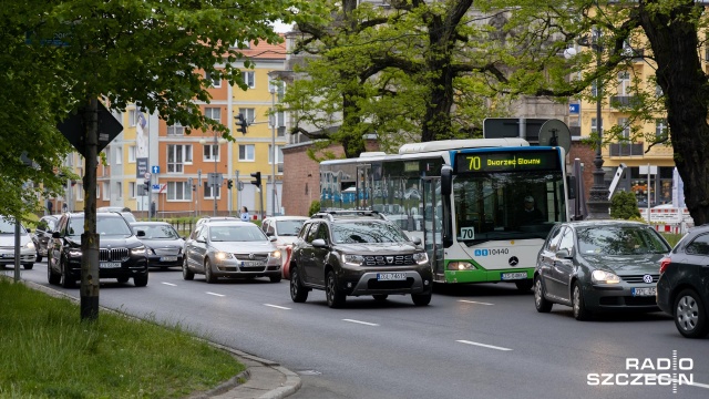 Fot. Robert Stachnik [Radio Szczecin] Koniec z jazdą "na zderzak" [WIDEO, ZDJĘCIA]