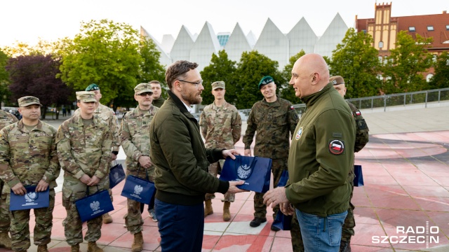 Fot. Robert Stachnik [Radio Szczecin] Weterani pod Filharmonią. "Wspominamy przyjaciół, którzy polegli na misjach" [WIDEO, ZDJĘCIA]