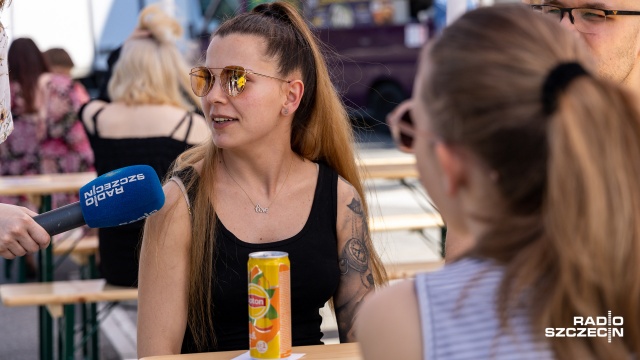 Fot. Robert Stachnik [Radio Szczecin] Festiwal Smaków na parkingu Atrium Molo [WIDEO, ZDJĘCIA]
