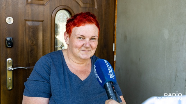 Fot. Robert Stachnik [Radio Szczecin] Dziurawa droga i chaszcze. "Mamy dość - żądamy wykonania" [WIDEO, ZDJĘCIA]