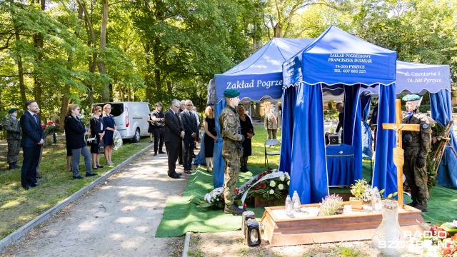 Fot. Robert Stachnik [Radio Szczecin] Kombatant, działacz polonijny, krawiec księżnej Diany. Bliscy pożegnali Zbigniewa Stączka [WIDEO, ZDJĘCIA]