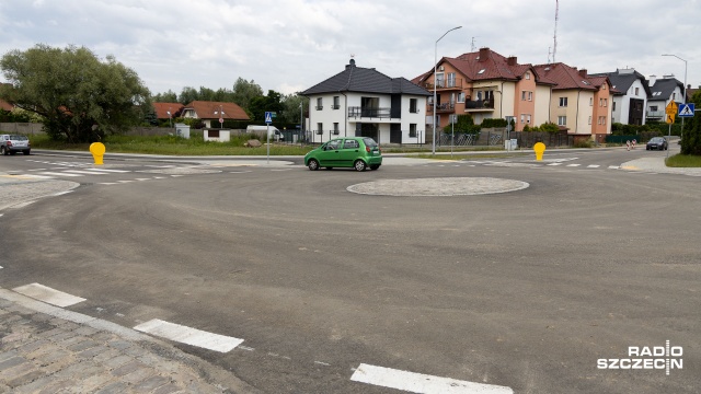 Fot. Robert Stachnik [Radio Szczecin] Nowe rondo przy ul. Północnej i Wapiennej już otwarte [ZDJĘCIA]