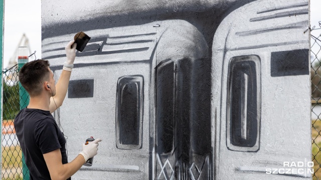 Fot. Robert Stachnik [Radio Szczecin] Zdradzają tajniki graffiti na Łasztowni [WIDEO, ZDJĘCIA]