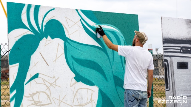 Fot. Robert Stachnik [Radio Szczecin] Zdradzają tajniki graffiti na Łasztowni [WIDEO, ZDJĘCIA]