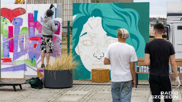 Fot. Robert Stachnik [Radio Szczecin] Zdradzają tajniki graffiti na Łasztowni [WIDEO, ZDJĘCIA]