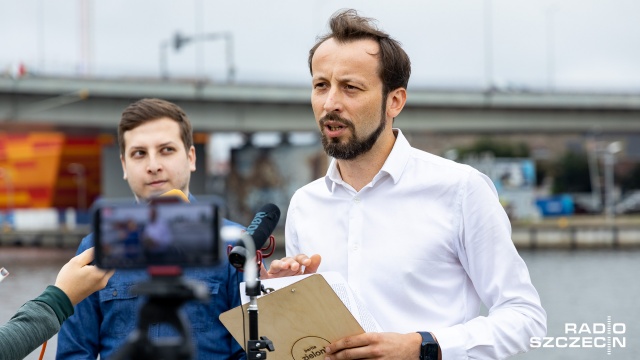 Fot. Robert Stachnik [Radio Szczecin] Radny apeluje o ograniczenie ruchu na Łasztowni [WIDEO, ZDJĘCIA]