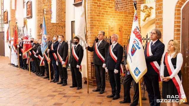Fot. Robert Stachnik [Radio Szczecin] Ostatnie pożegnanie Władysława Lisewskiego [ZDJĘCIA]