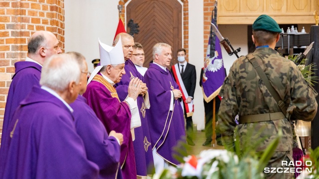 Fot. Robert Stachnik [Radio Szczecin] Ostatnie pożegnanie Władysława Lisewskiego [ZDJĘCIA]
