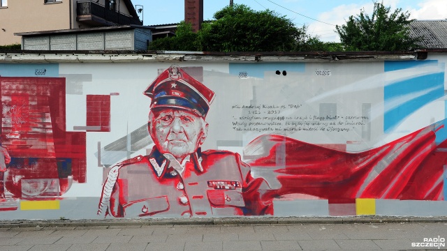 fot. Marcin Kokolus [Radio Szczecin] Patriotyczny mural powstał w Węgorzynie Patriotyczny mural powstał w Węgorzynie [ZDJĘCIA]