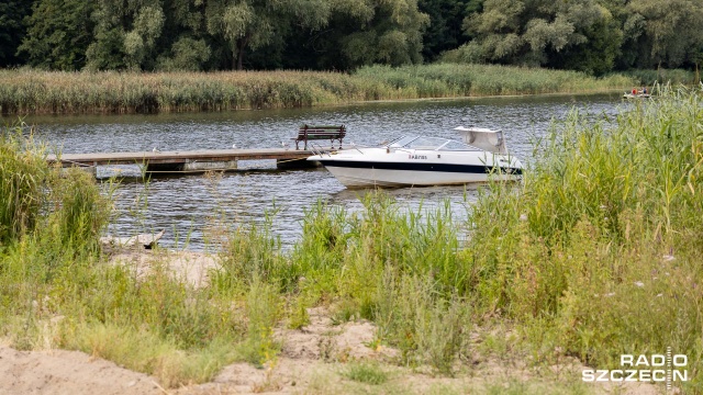 Najpierw obiekt miał być gotowy na początku roku, później w lipcu, a teraz ZUK podpisał aneks do umowy z firmą budowlaną, że inwestycja zakończy się wraz z końcem sierpnia. Fot. Robert Stachnik [Radio Szczecin] Kąpielisko w Dąbiu będzie gotowe dopiero po wakacjach [ZDJĘCIA]