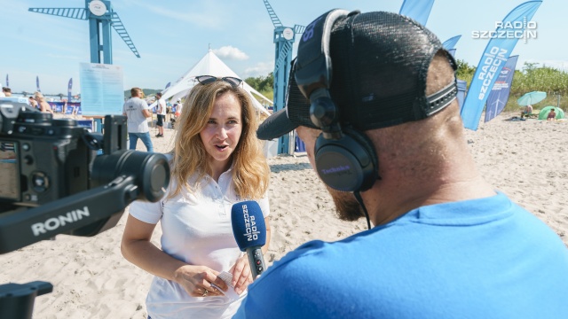 Fot. Mateusz Papke [Radio Szczecin] "Poznaj moc bałtyckiego wiatru". Zabawa i edukacja na plaży w Międzyzdrojach [WIDEO, ZDJĘCIA]