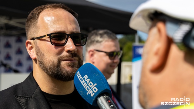 Zawieszono wiechę na Fabryce Wody na szczecińskiej Gontynce. Fot. Robert Stachnik [Radio Szczecin] Wiecha nad Fabryką Wody [WIDEO, ZDJĘCIA]