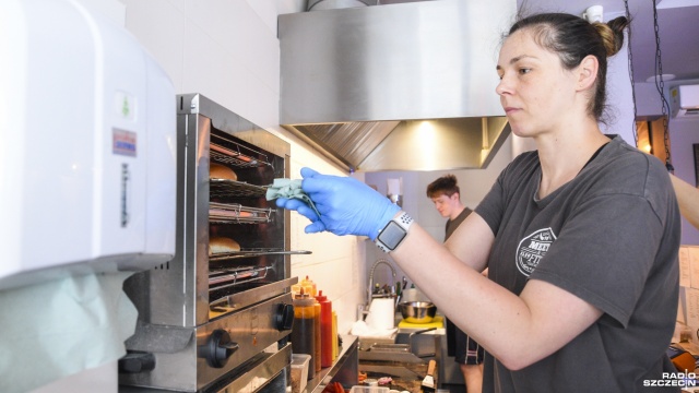 Fot. Kamila Kozioł [Radio Szczecin] Smaczny, ale i zdrowy burger? Tylko w "Przepisie na Sobotę" [WIDEO, ZDJĘCIA]