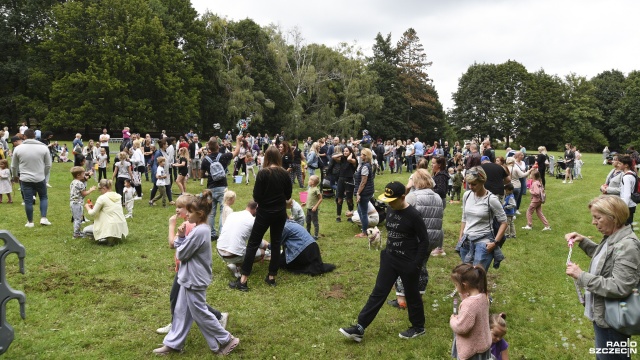 Fot. Kamila Kozioł [Radio Szczecin] Park Kasprowicza cały w mydlanych bańkach [ZDJĘCIA]