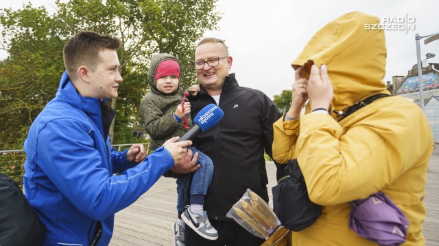 Akcja "Parawany za paragony" organizowana jest przez Krajową Administrację Skarbową oraz Ministerstwo Finansów. Fot. Mateusz Papke [Radio Szczecin] Parawany i paragony - Radio Szczecin dziś w Rewalu [WIDEO, ZDJĘCIA]