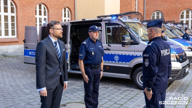 Fot. Robert Stachnik [Radio Szczecin] Siedemnaście nowych radiowozów dla policji [ZDJĘCIA]