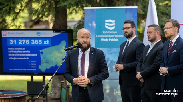 Fot. Robert Stachnik [Radio Szczecin] Kolejne miejscowości w regionie będą zabezpieczone przed powodzią [ZDJĘCIA]
