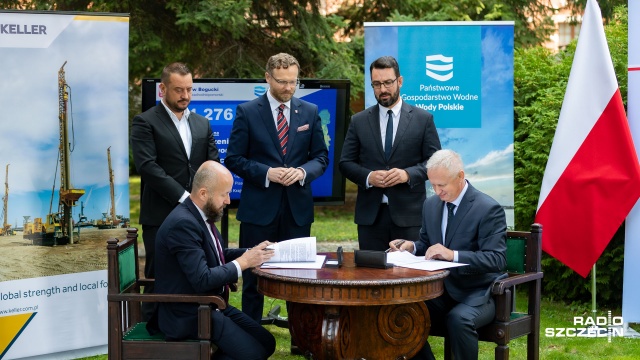 Fot. Robert Stachnik [Radio Szczecin] Kolejne miejscowości w regionie będą zabezpieczone przed powodzią [ZDJĘCIA]