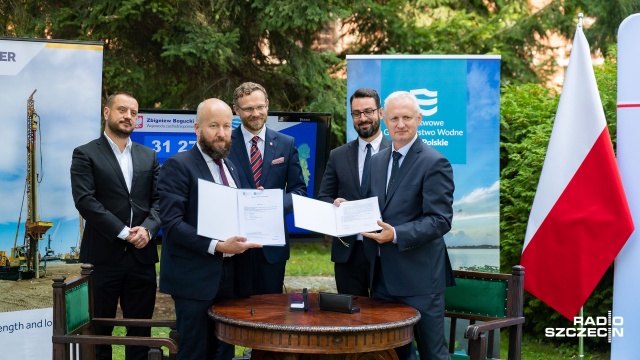 Fot. Robert Stachnik [Radio Szczecin] Kolejne miejscowości w regionie będą zabezpieczone przed powodzią [ZDJĘCIA]