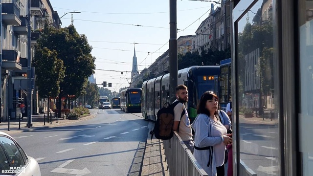 Fot. Wojciech Ochrymiuk [Radio Szczecin] Wszystkie tramwaje w centrum stanęły [WIDEO, ZDJĘCIA]