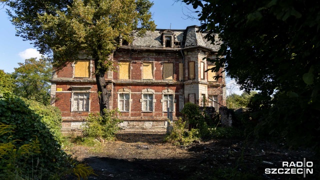 Fot. Robert Stachnik [Radio Szczecin] Zabytkowa kamienica w Podjuchach do kupienia za bezcen [ZDJĘCIA]