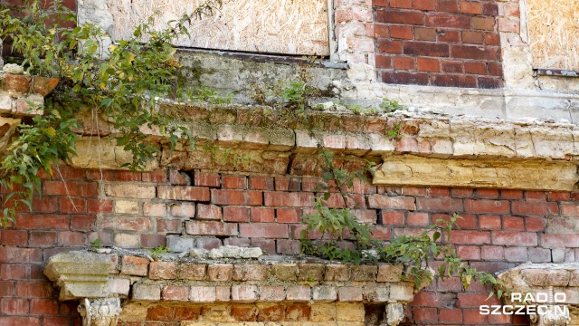 Fot. Robert Stachnik [Radio Szczecin] Zabytkowa kamienica w Podjuchach do kupienia za bezcen [ZDJĘCIA]