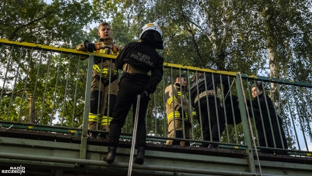 Fot. Wojciech Ochrymiuk [Radio Szczecin] W tydzień poznają życie policjanta czy żołnierza. Obóz w Trzebieży [WIDEO, ZDJĘCIA]