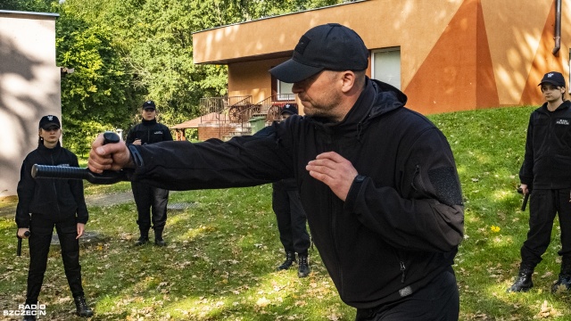 Fot. Wojciech Ochrymiuk [Radio Szczecin] W tydzień poznają życie policjanta czy żołnierza. Obóz w Trzebieży [WIDEO, ZDJĘCIA]